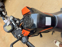 Orange KTM Duke 200 2022