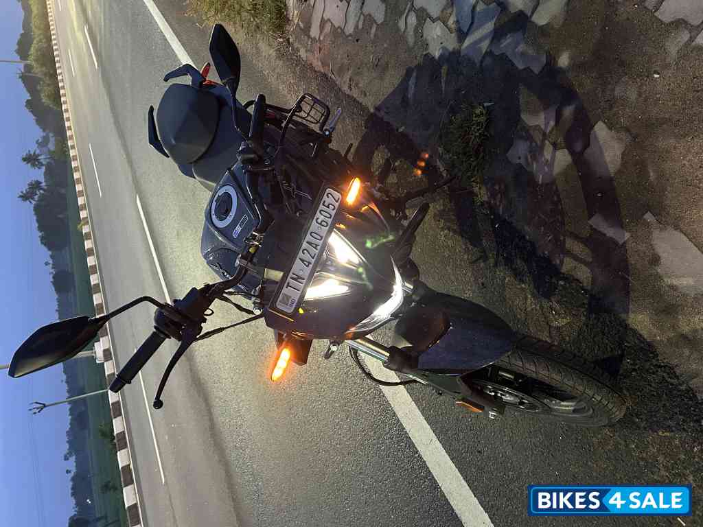 Black Hero Xtreme 125R