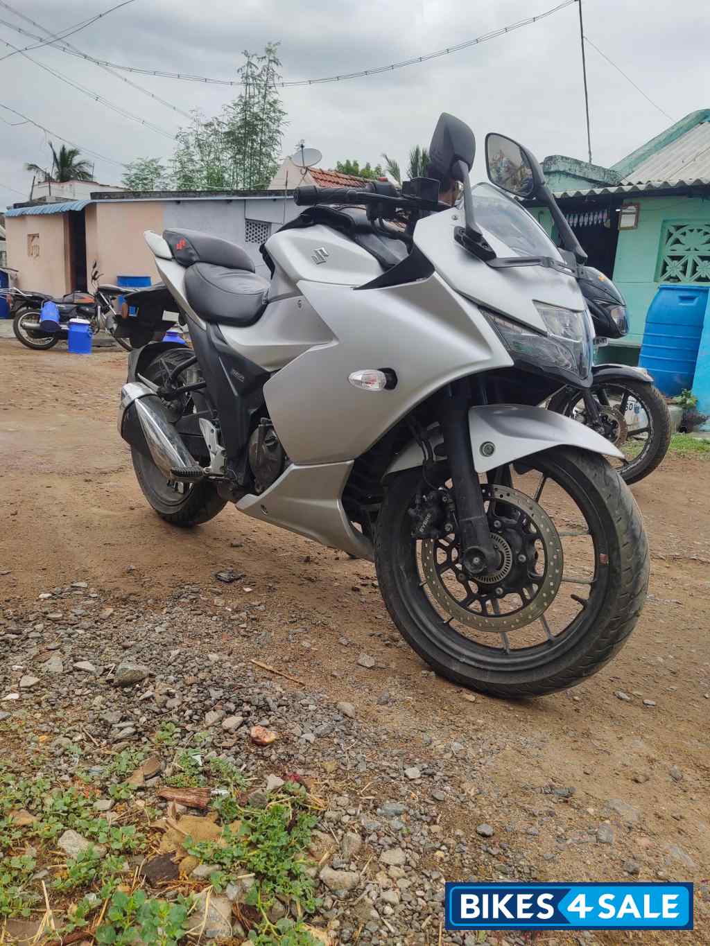 Mat Platina Silver Suzuki Gixxer SF 250