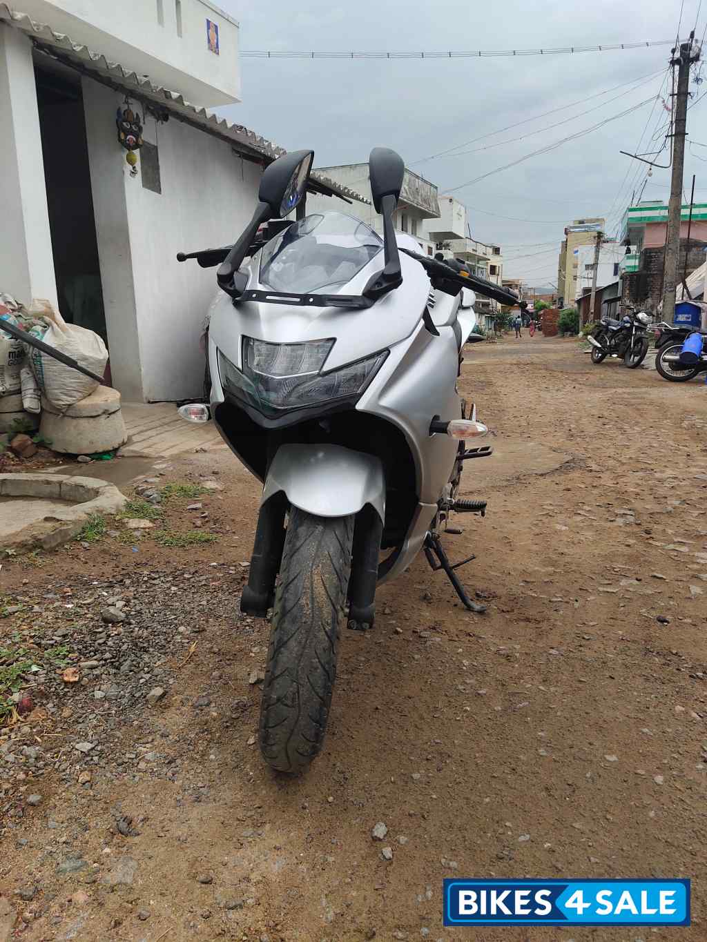 Mat Platina Silver Suzuki Gixxer SF 250