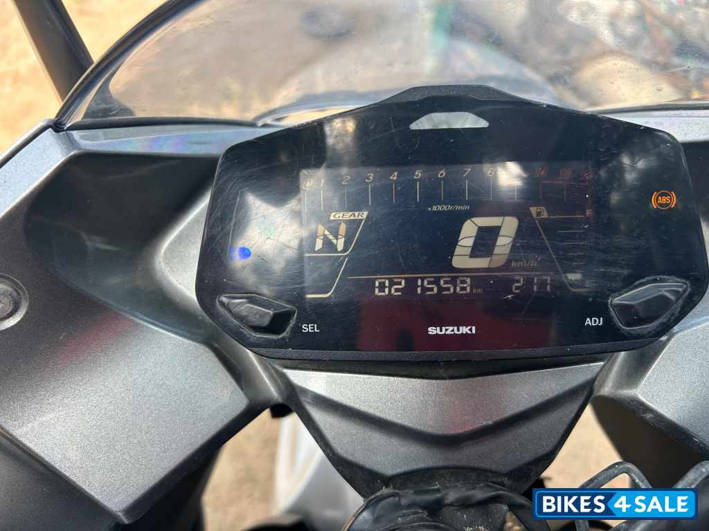 Mat Platina Silver Suzuki Gixxer SF 250