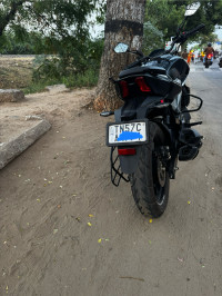 Black Bajaj Dominar 250