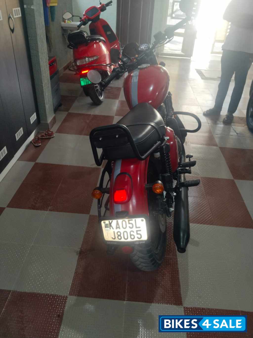 Jawa 42 Dual Channel ABS Orion Red