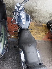 Black Bajaj Avenger Cruise 220