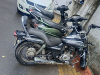 Black Bajaj Avenger Cruise 220