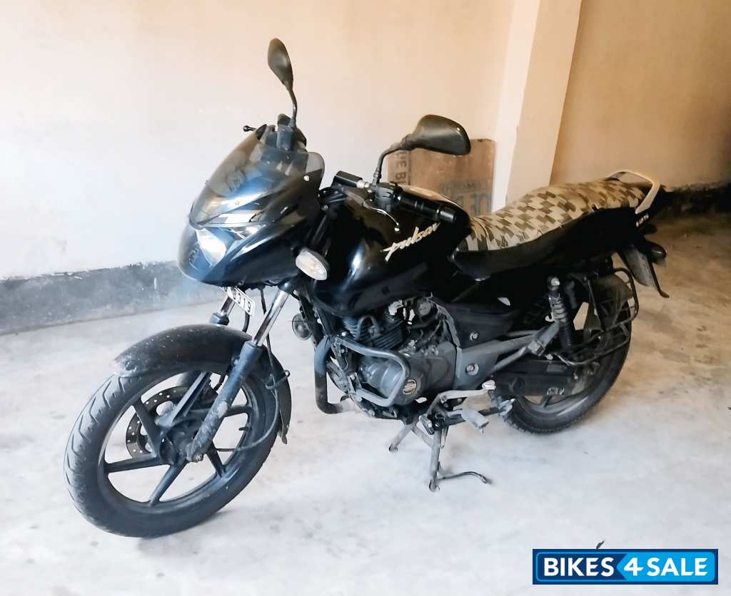 Black Platinum Silver Bajaj Pulsar 125 Neon