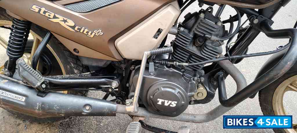 Gold TVS Star City Plus