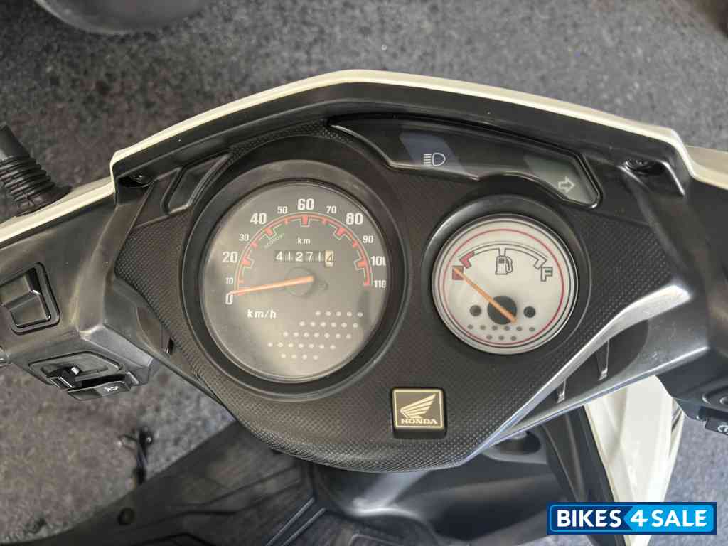 White Honda Dio Standard