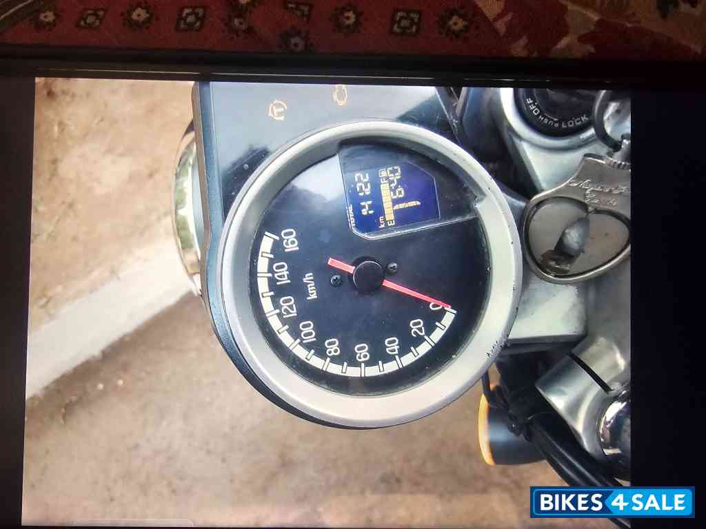 Blue/white Honda CB350 DLX