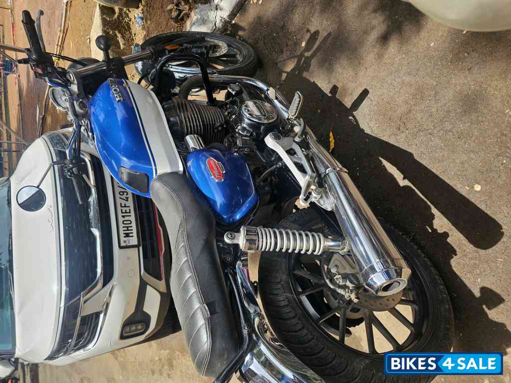 Blue/white Honda CB350 DLX