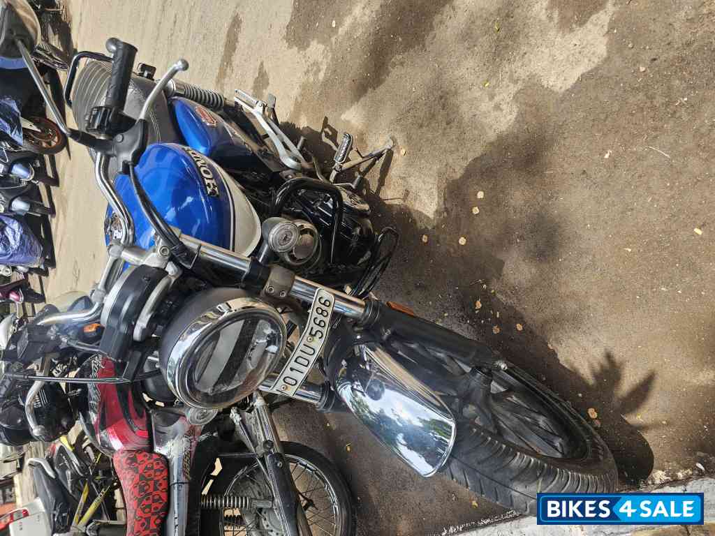 Blue/white Honda CB350 DLX