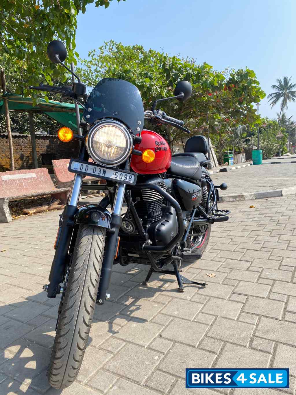 Red Royal Enfield Meteor 350 Fireball