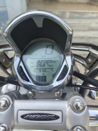 White Bajaj Avenger Cruise 220