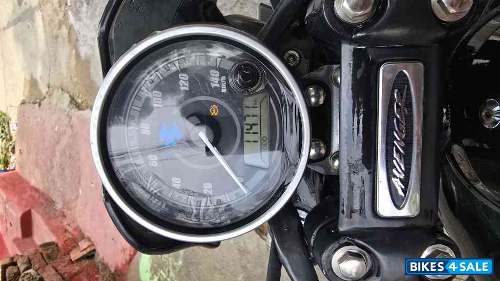 Black Bajaj Avenger Street 160 BS6