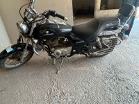 Black Bajaj Avenger 220 DTS-i