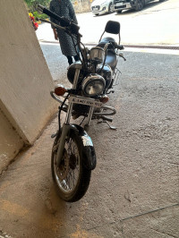 Black Bajaj Avenger 220 DTS-i