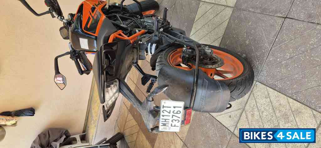 Black Orange KTM Duke 200 ABS