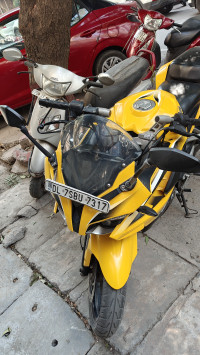 Bajaj Pulsar RS 200 ABS
