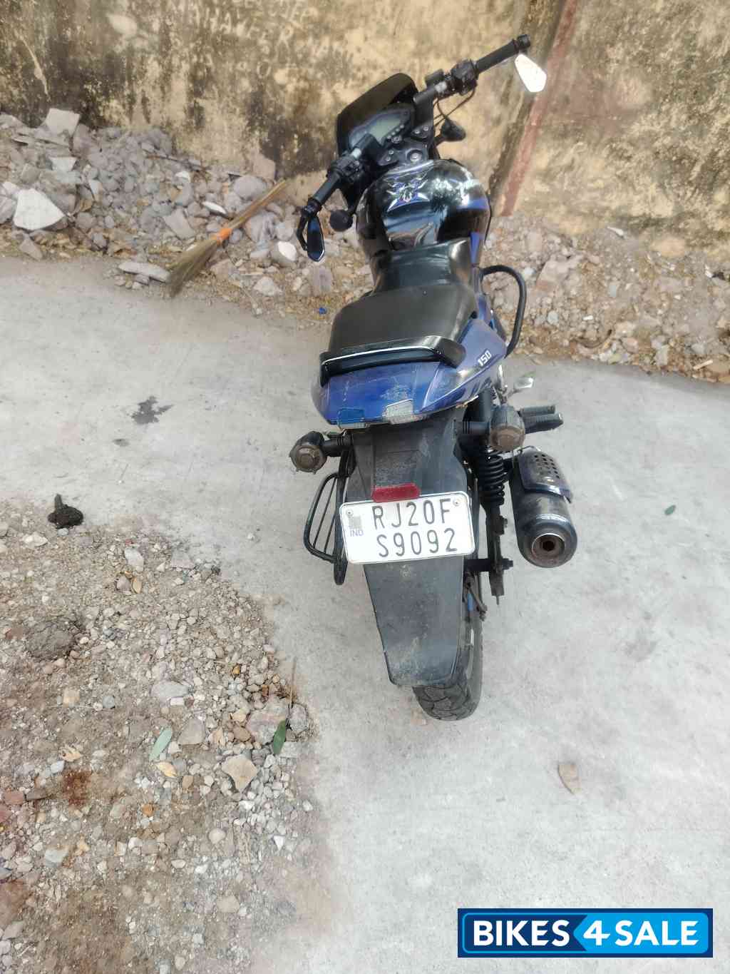 Blue Bajaj Pulsar 150