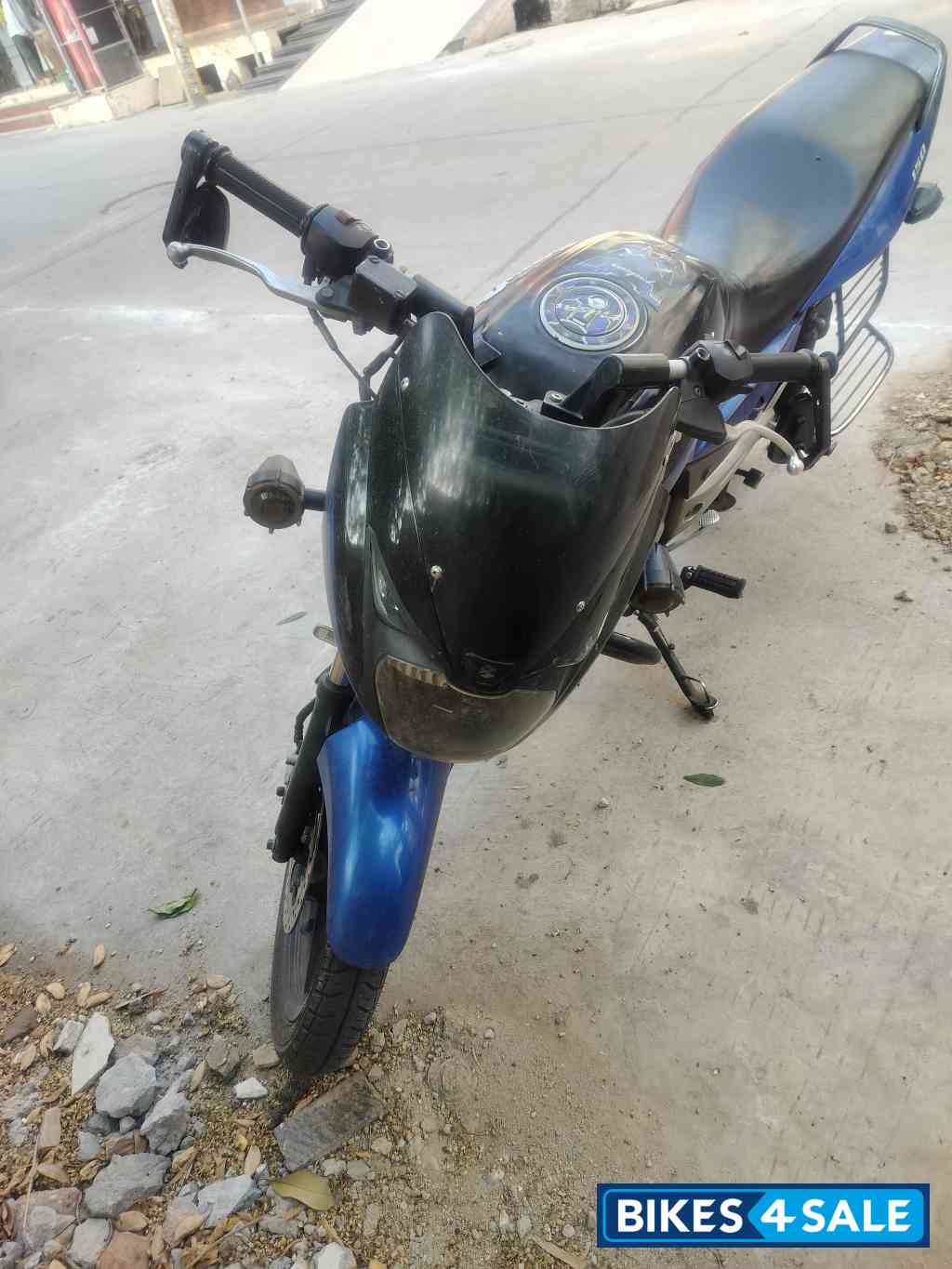 Blue Bajaj Pulsar 150