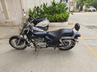 Black Bajaj Avenger 220 DTS-i