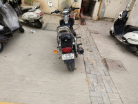 Black Bajaj Avenger 220 DTS-i