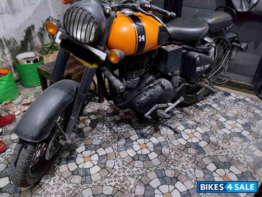 Black Royal Enfield Classic 350