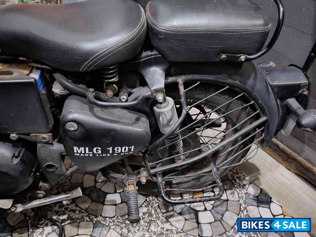 Black Royal Enfield Classic 350