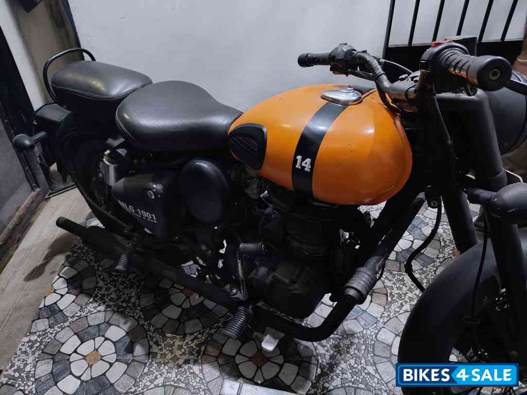 Black Royal Enfield Classic 350