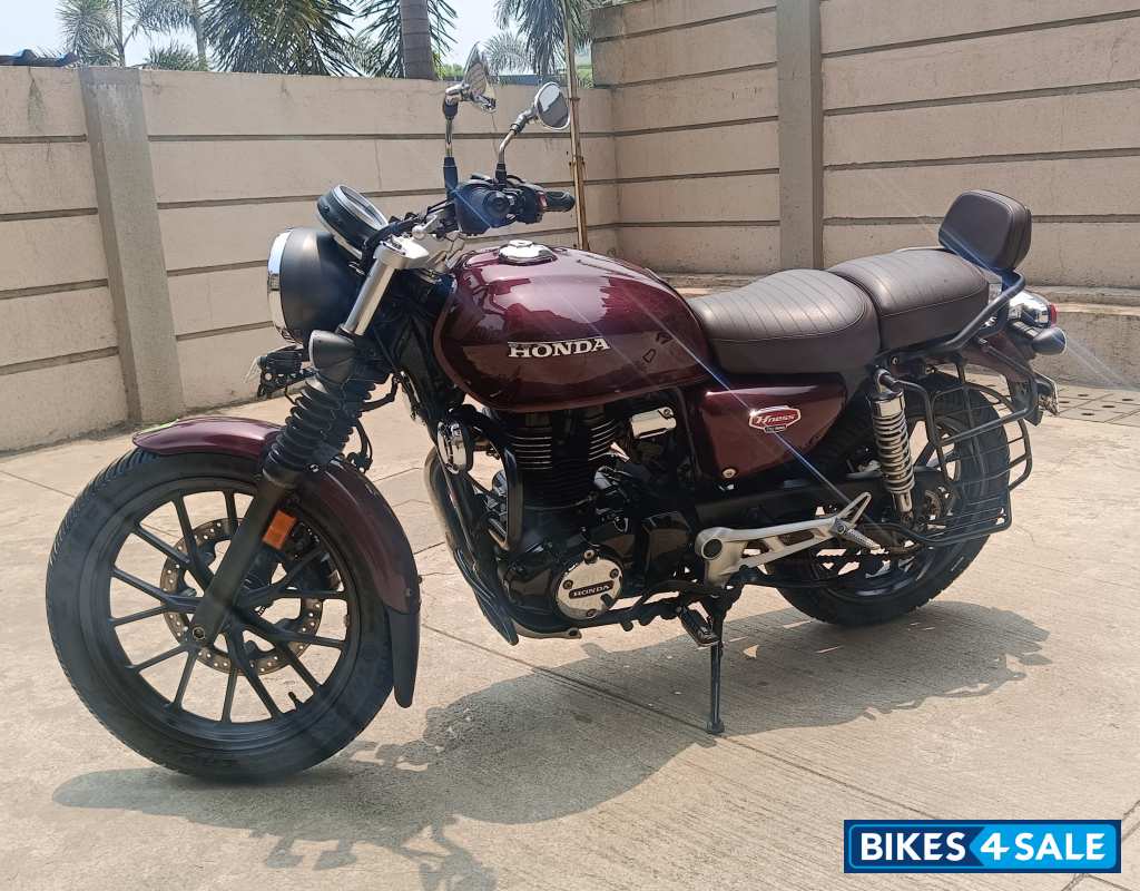Maroon Honda 2023 CB350 Hness DLX Pro