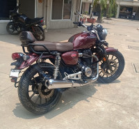 Maroon Honda 2023 CB350 Hness DLX Pro