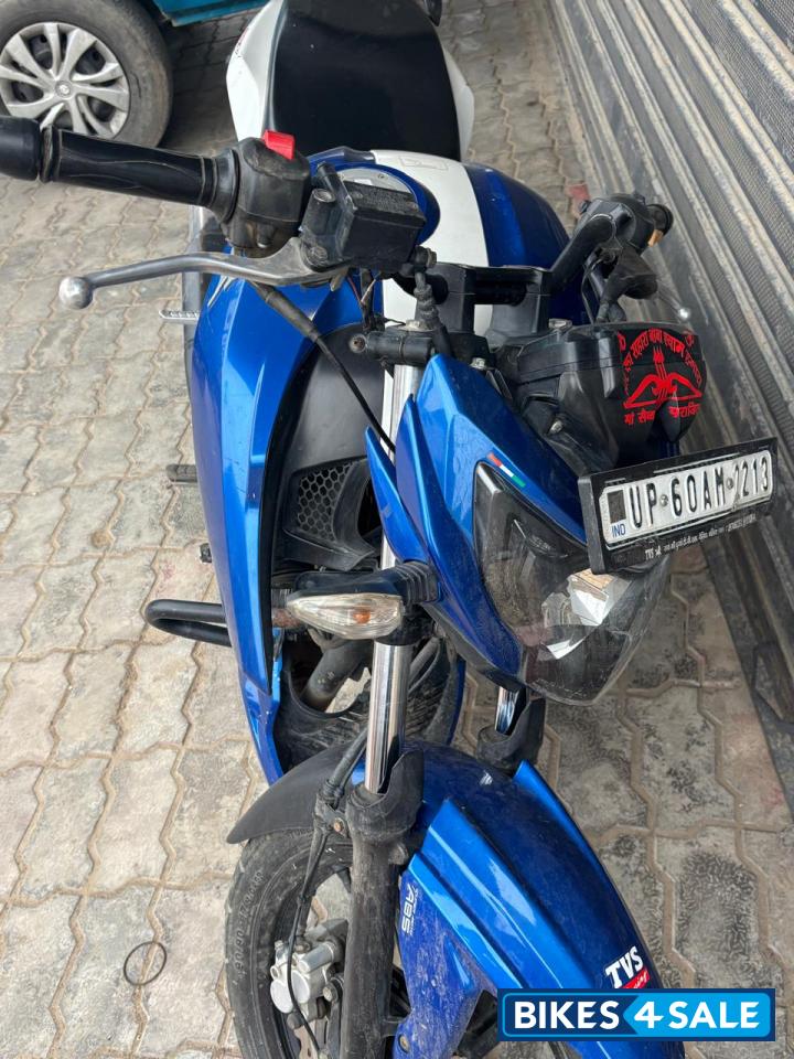 Blue TVS Apache RTR 160 4V