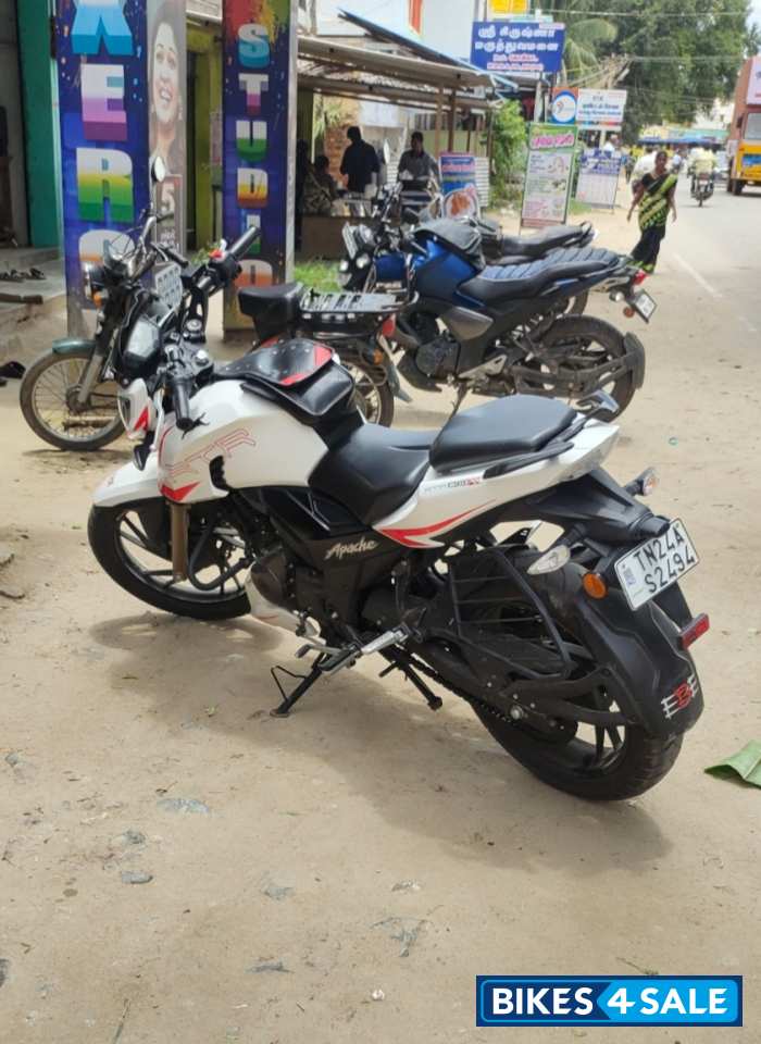 TVS Apache RTR 200 Fi 4V Race Edition 2.0