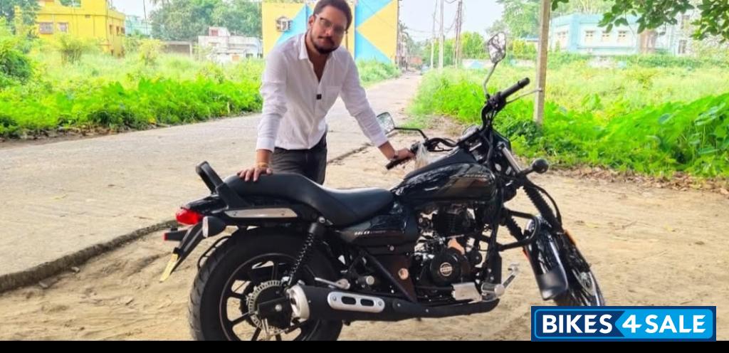 Ebony Black Met Bajaj Avenger Street 160 BS6