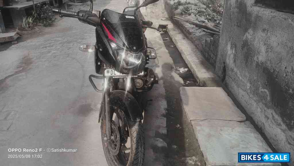 Bajaj Pulsar 125 Carbon Fibre Disc Single Seat