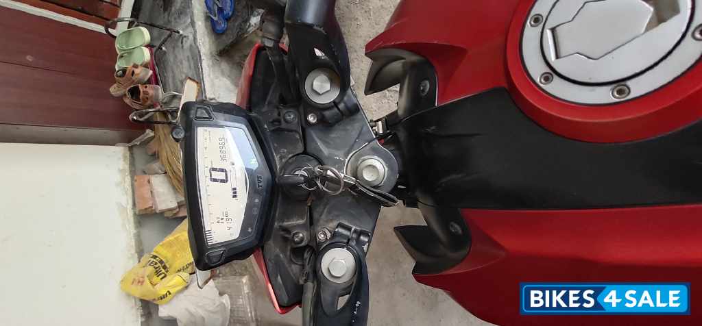 TVS Apache RTR 200 4V