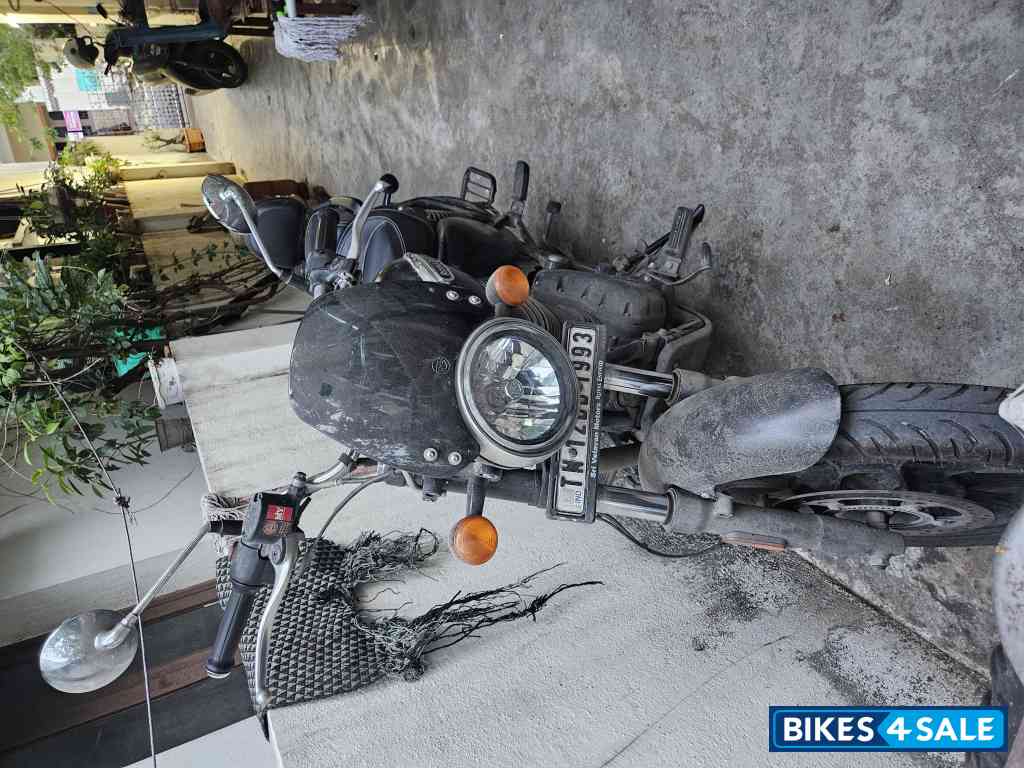 Black Royal Enfield Meteor 350 Stellar