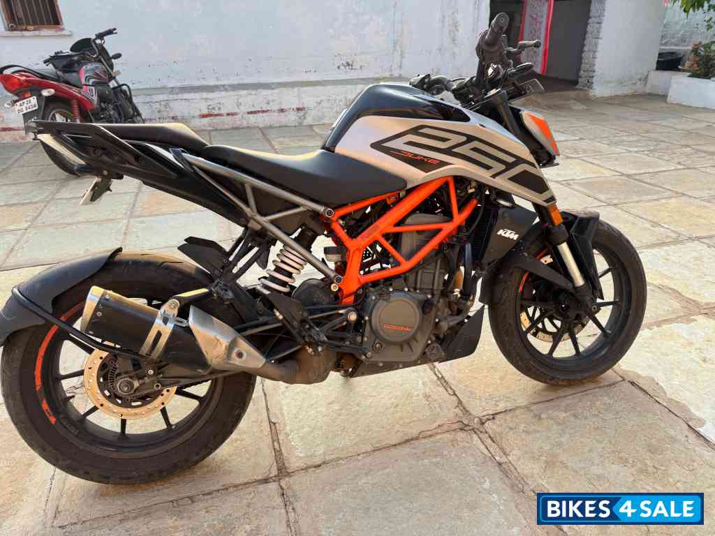 KTM Duke 250 2022