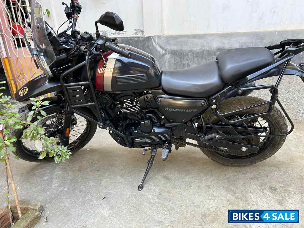 Yezdi Adventure Matte