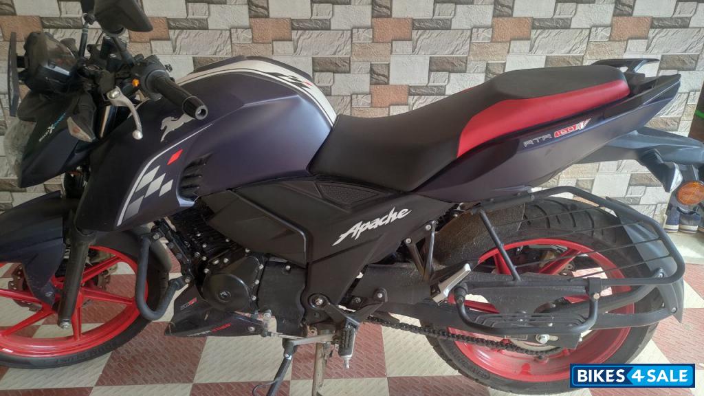TVS Apache RTR 160 4V BS6
