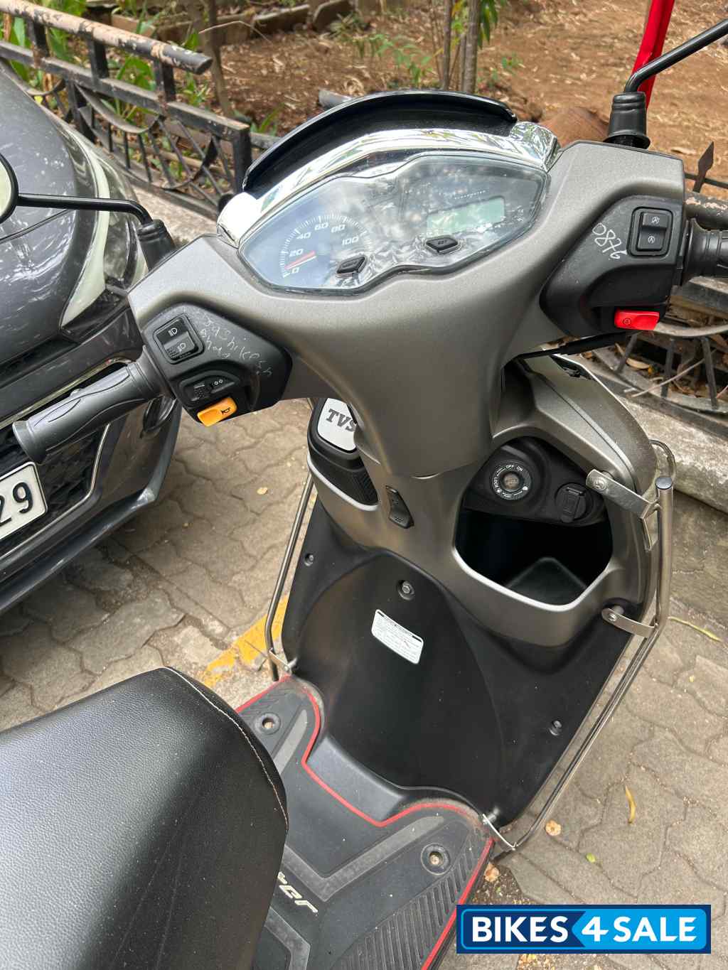 Matt Grey TVS Jupiter 125