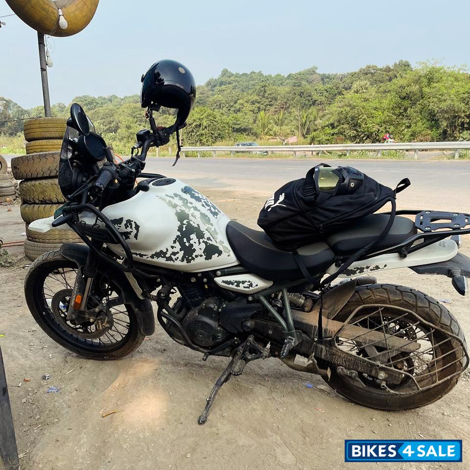 Camet White Royal Enfield Himalayan 450