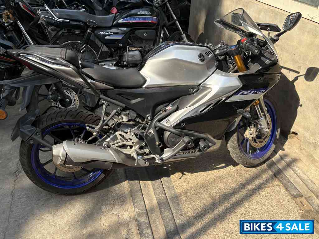 Yamaha R15M