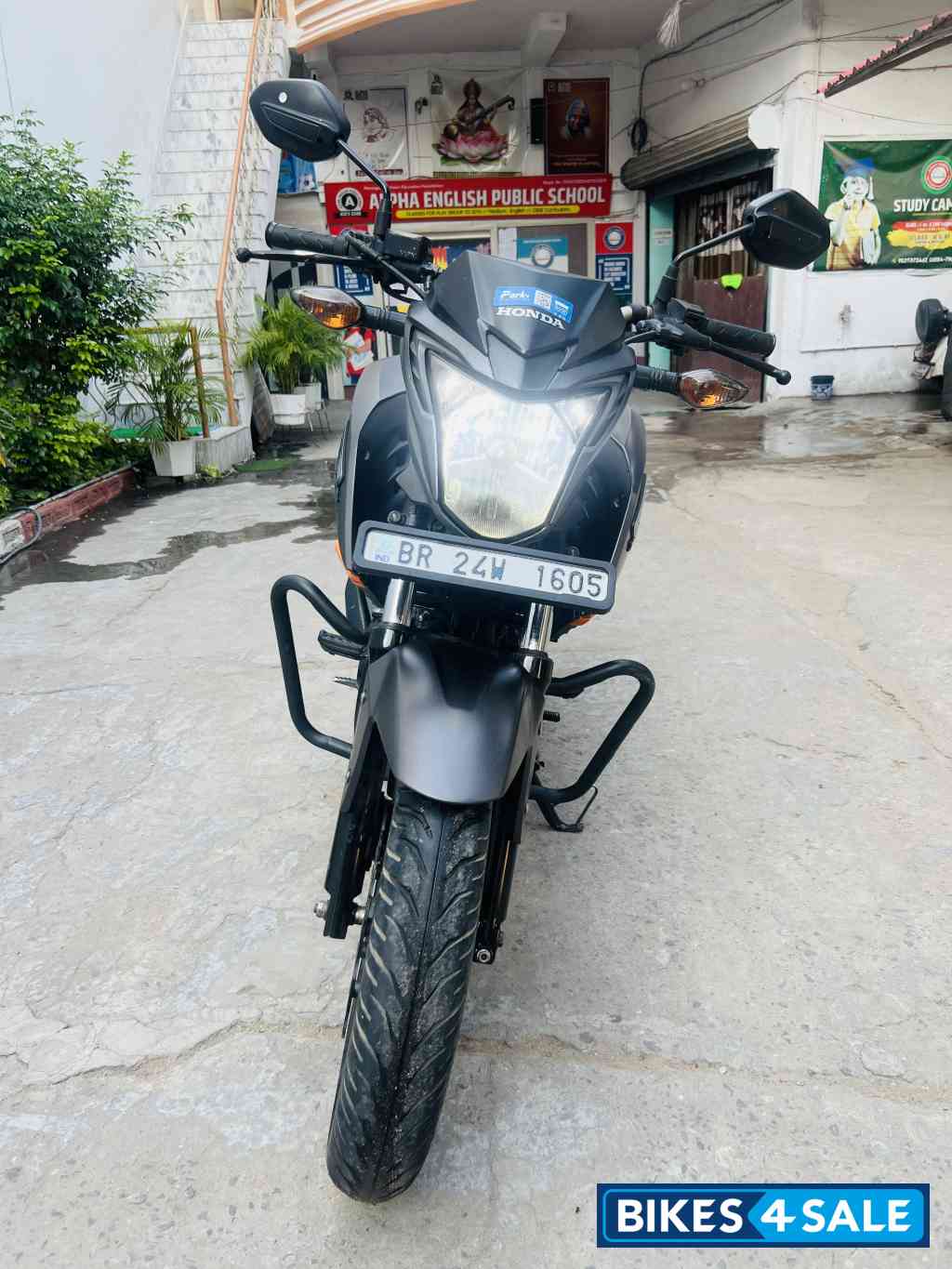 Honda CB Hornet 160R