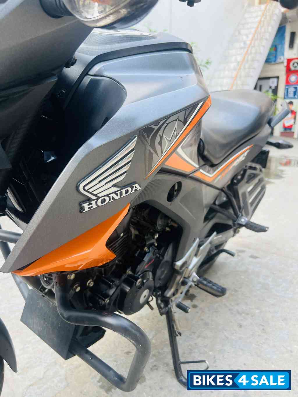 Honda CB Hornet 160R