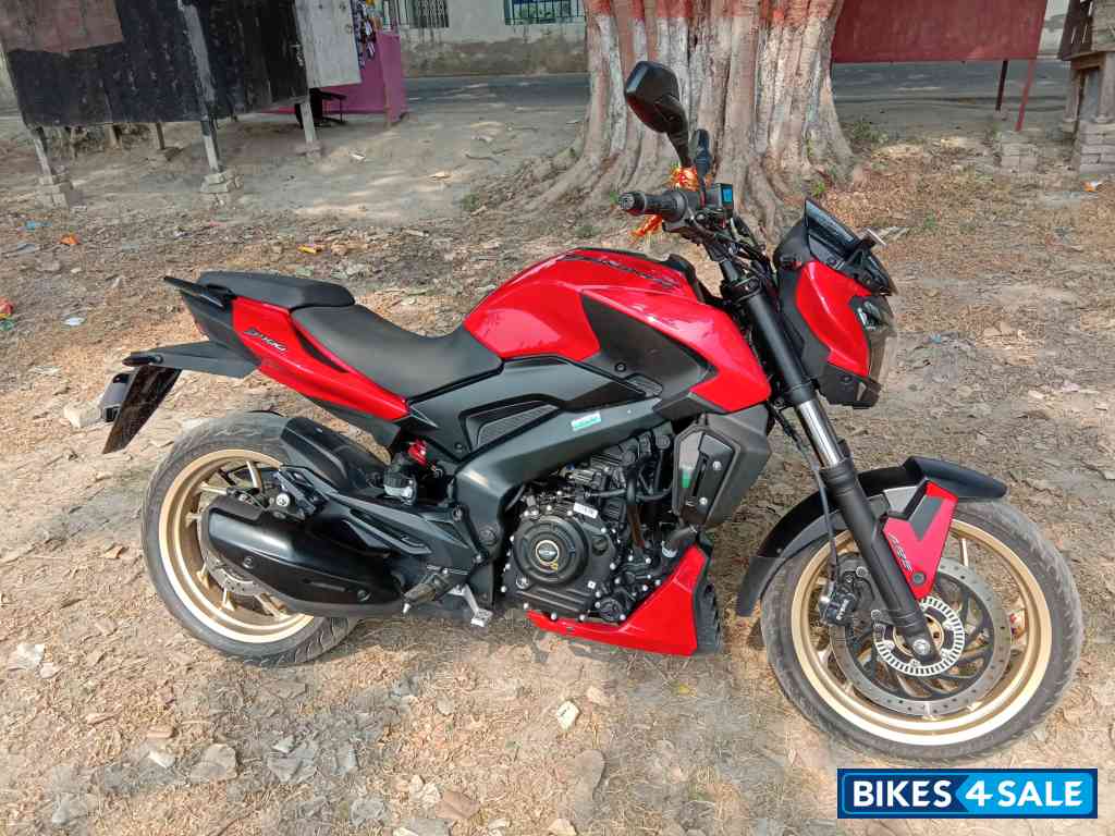 Red Bajaj Dominar 400 Disc