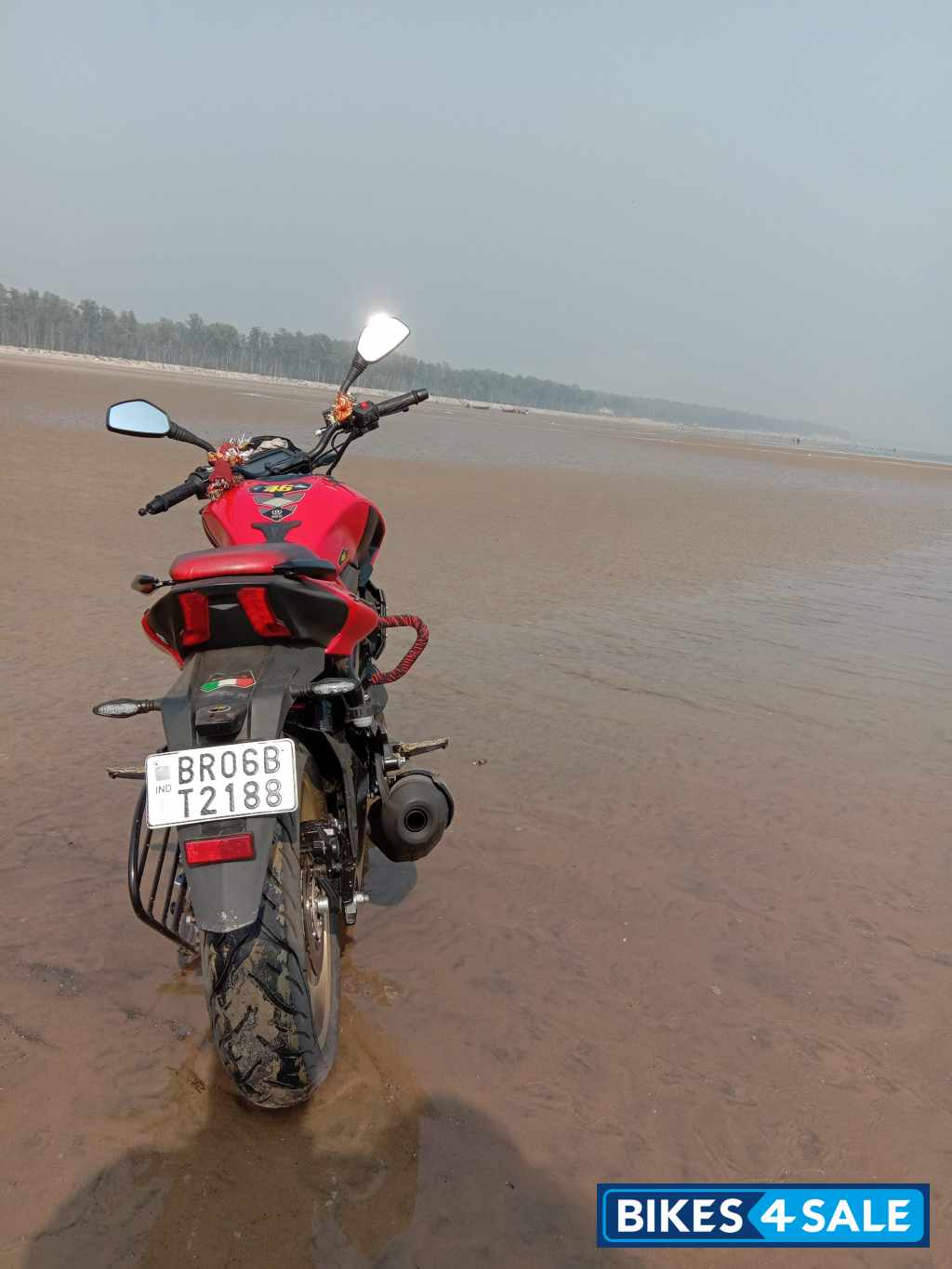 Red Bajaj Dominar 400 Disc