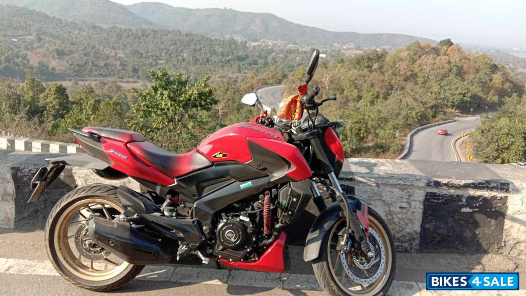 Red Bajaj Dominar 400 Disc