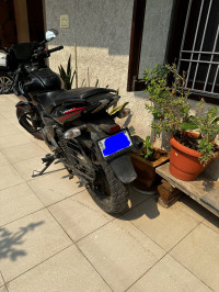 Bajaj Pulsar 220F