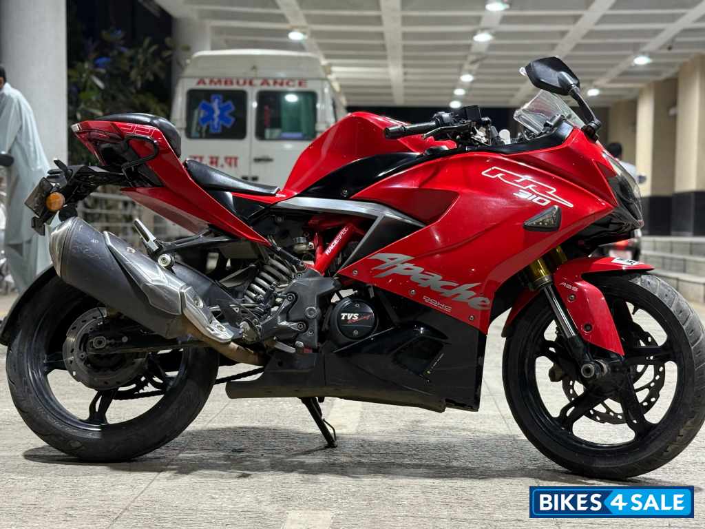 Red TVS Apache RR 310